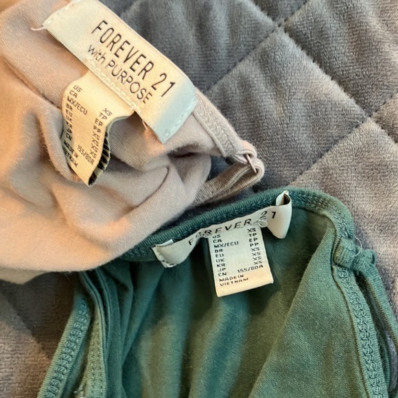 F21 tank bundle NWOT - Picture 6 of 6